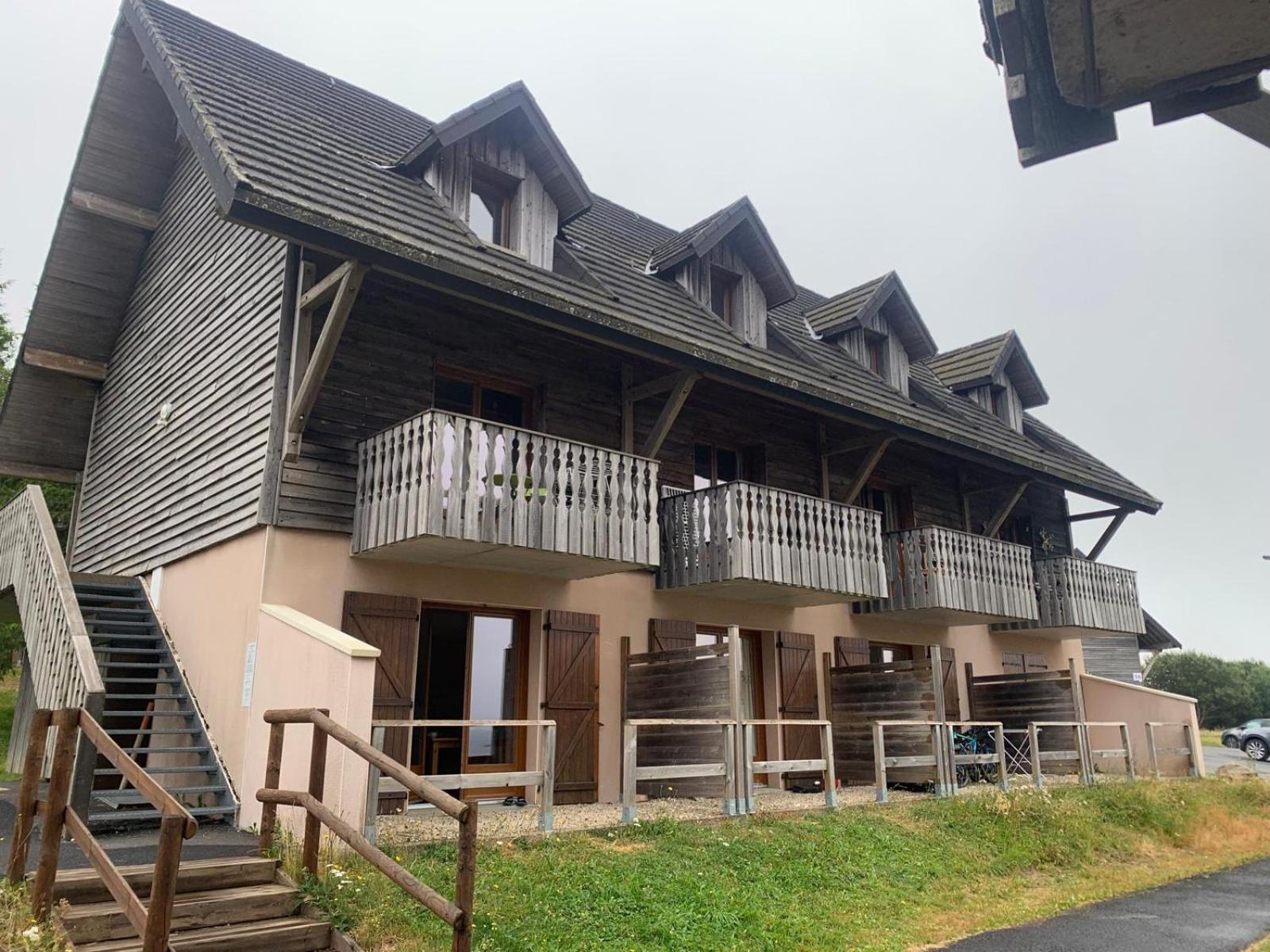 Appartement Dans Residence Bois De La Reine, Besse Et Saint Anastaise المظهر الخارجي الصورة